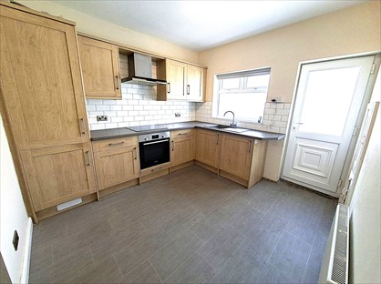 3 Bed Semi-Detached House, Sharrard Grove, S12