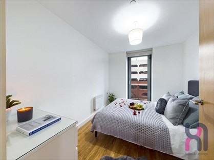 Room in a Shared Flat, Michigan Point Tower A, M50