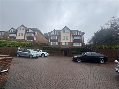 3 Bed Flat, Riddlesdown Road, CR8