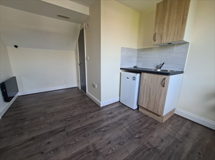 Studio Flat, Hind Crescent, DA8