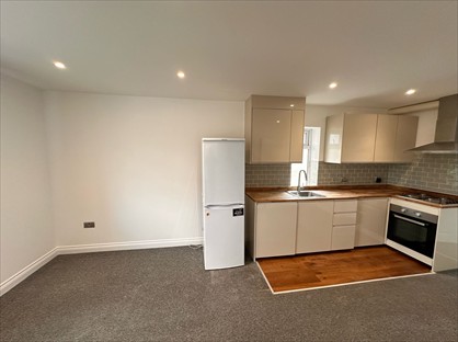 2 Bed Flat, New Close, SW19