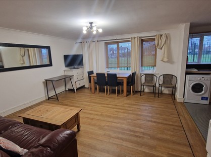 2 Bed Flat, Omega Court, RM7