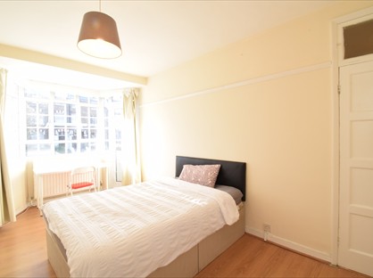 Room in a Shared Flat, Coningham Road, W12