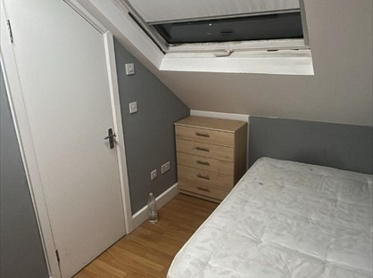 Studio Flat, Graham Road, N15