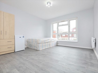 Studio Flat, Rydal Crescent, UB6