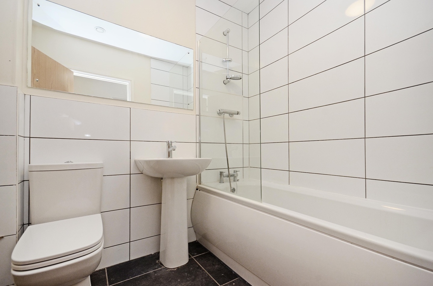 Additional image 9 of Room in a Shared Flat, Bells Square, S1, N1 7GU