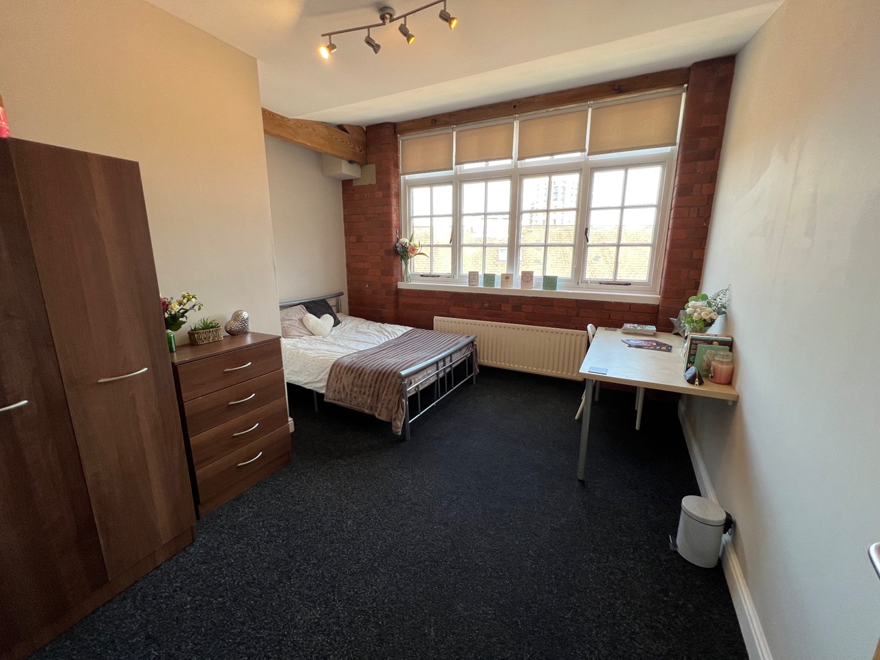 Additional image 2 of Room in a Shared Flat, Bells Square, S1, N1 7GU