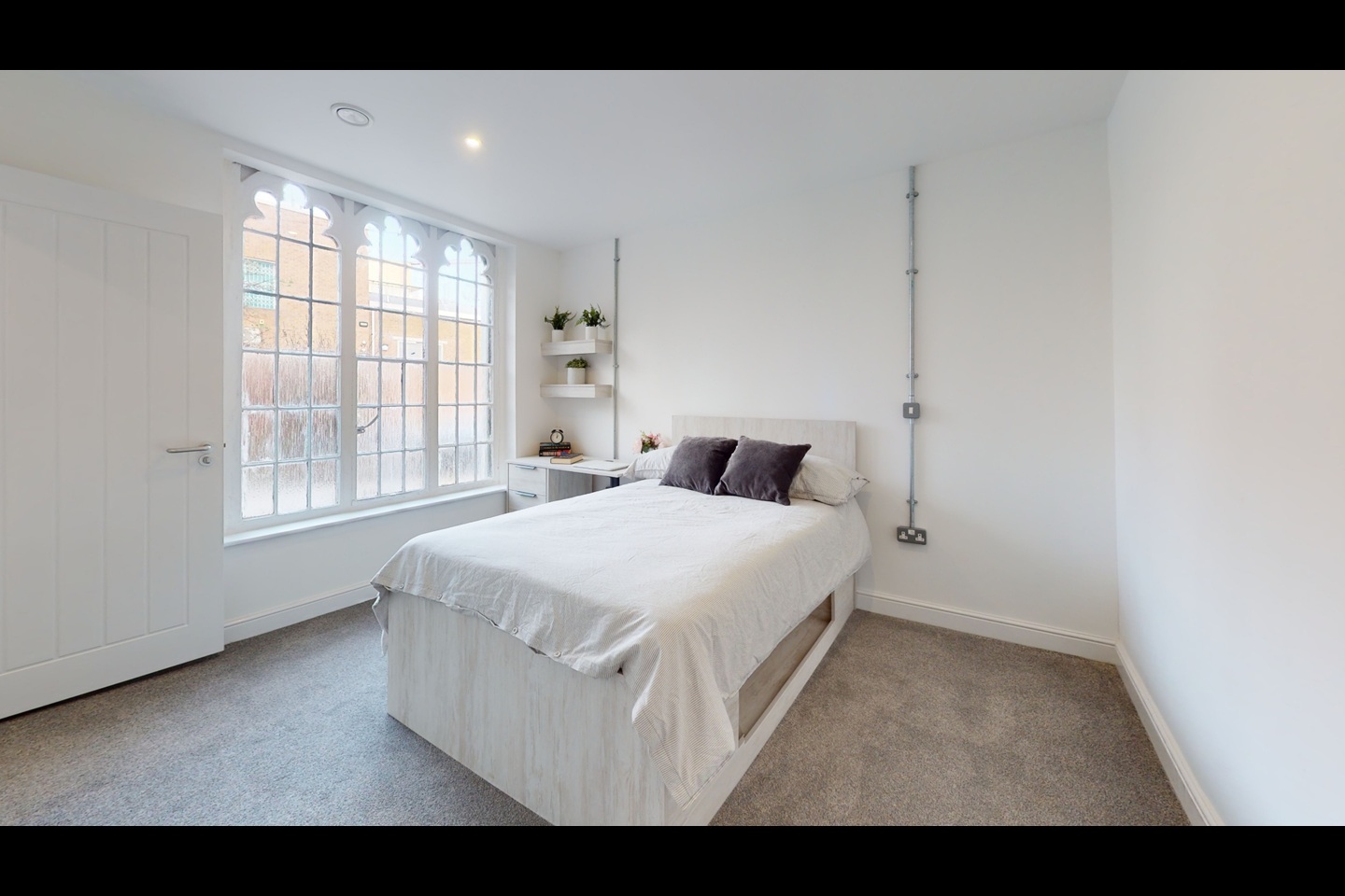 1 Bed Flat, Plumptre Court, NG1, N1 7GU