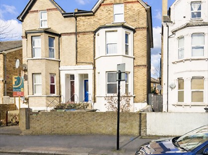 3 Bed Flat, Oakfield Road, CR0