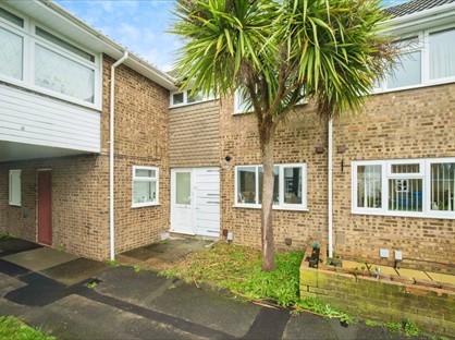 3 Bed Terraced House, Vandyke, RG12