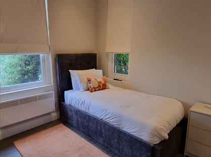 Studio Flat, Crescent Road, BH2