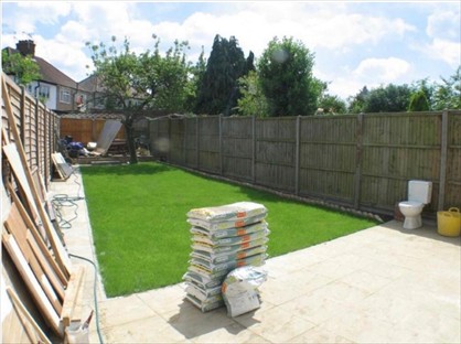 4 Bed Semi-Detached House, Deans Lane, HA8