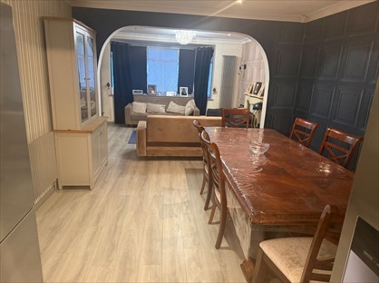 Room in a Shared House, St. Margarets Road, HA8