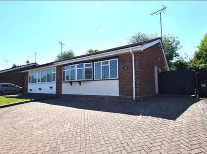 2 Bed Bungalow, Devon Gardens, SS4