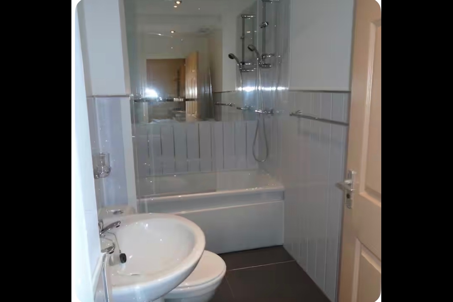 Studio Flat, Bethel Court, M7 photo 2