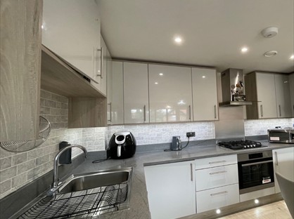 Room in a Shared Flat, Trevenna, SL1