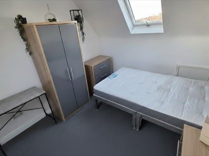 Room in a Shared House, Clough Road, L24