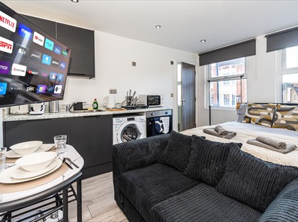 1 Bed Flat, Mitcham Road, SW17