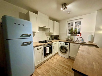 2 Bed Flat, Oliver Court, BH5