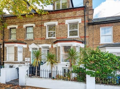 1 Bed Flat, Graham Road, SW19