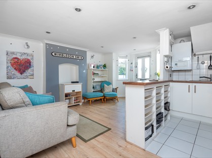 1 Bed Flat, Graham Road, SW19