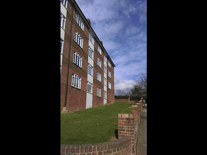 2 Bed Flat, Risborough Close, N10