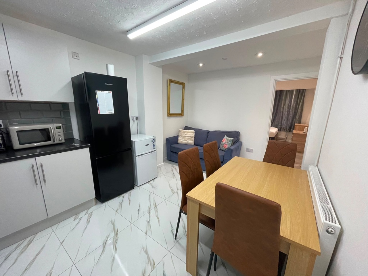 Room in a Shared House, George Moore Close, OX4