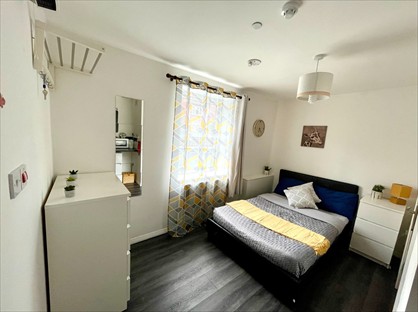 Studio Flat, Chester Street, WV6