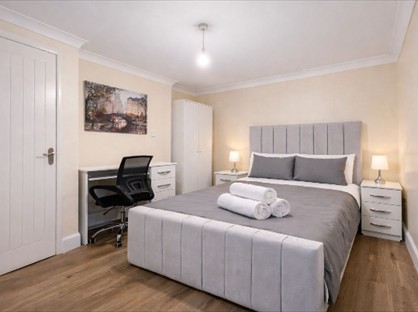 Room in a Shared Flat, York Street, W1H