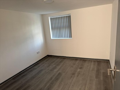 1 Bed Flat, Oldham Road, M35