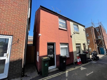 2 Bed Semi-Detached House, Bedworth Place, PO33