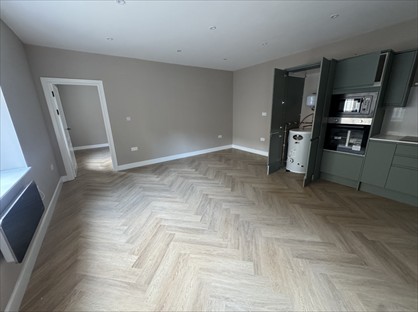 2 Bed Flat, High Road, N12