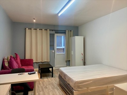 Studio Flat, Bensham Grove, CR7