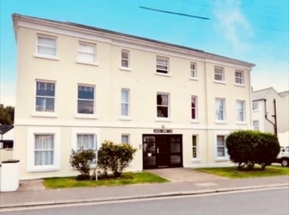 1 Bed Flat, Selborne Road, BN17