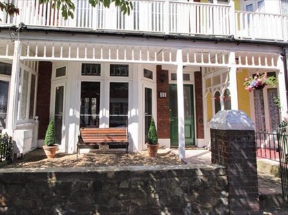 5 Bed Terraced House, Elms Avenue, BN21