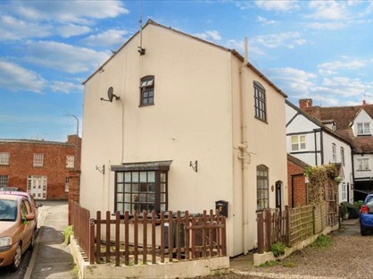 1 Bed Detached House, Court Street, WR8