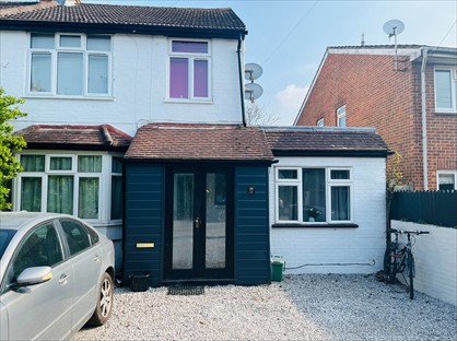 Room in a Shared House, Ruxley Close, KT19