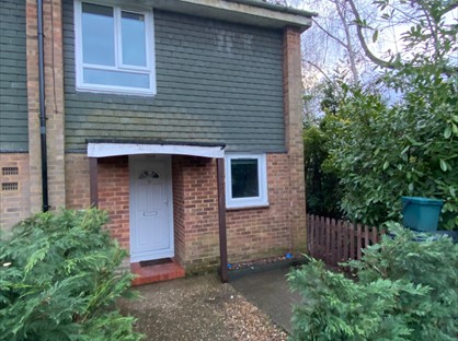 3 Bed Terraced House, Mint Walk, GU21