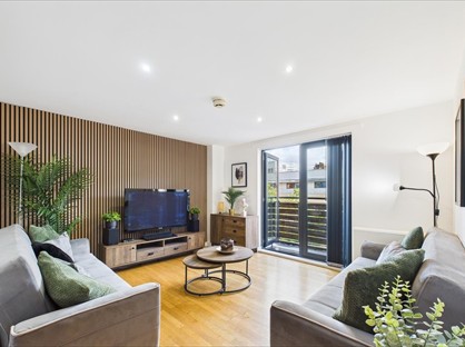 2 Bed Flat, Tradewinds Square, L1