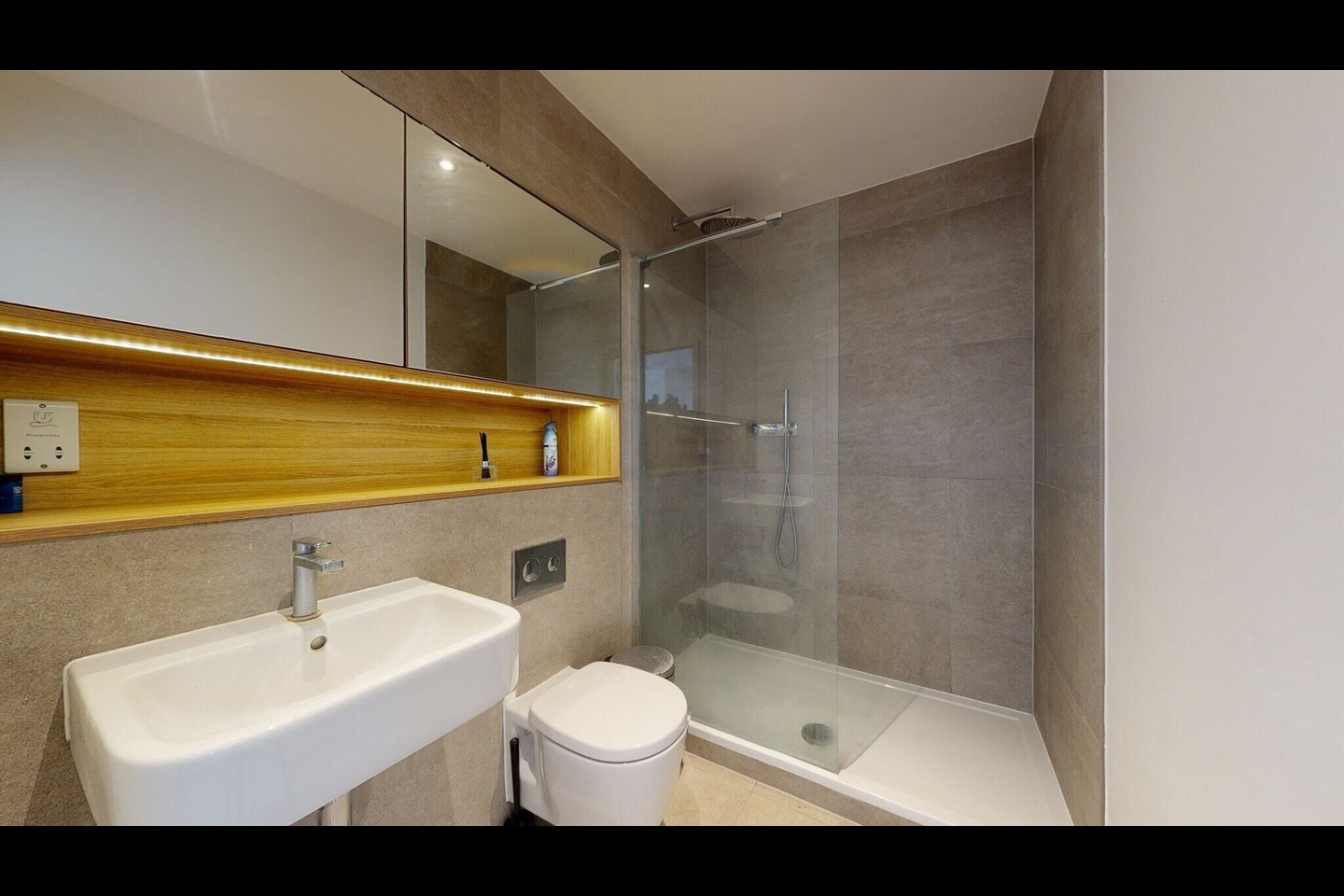 1 Bed Flat, Hill House, N19 photo 5