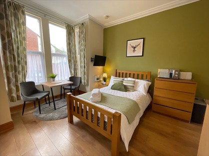 Studio Flat, Station Street, B64