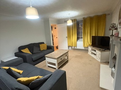 3 Bed Semi-Detached House, Rochford Drive, LU2