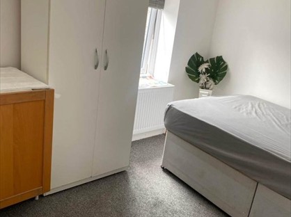 Room in a Shared House, Sunnyside Road North, N9