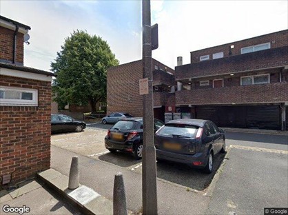 2 Bed Flat, Dawson Close, SE18