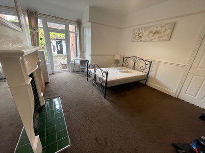 Room in a Shared House, Grange Road, CH2