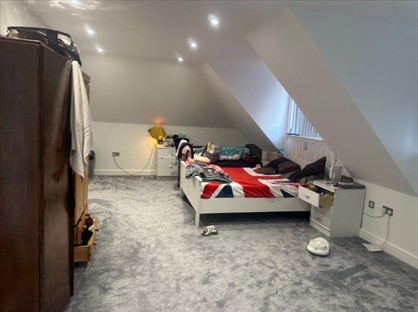 Room in a Shared House, Station Crescent, TW15