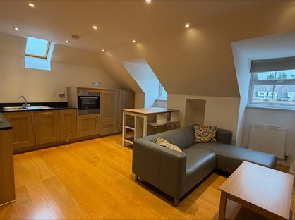 2 Bed Flat, Wiltshire Place, RG40