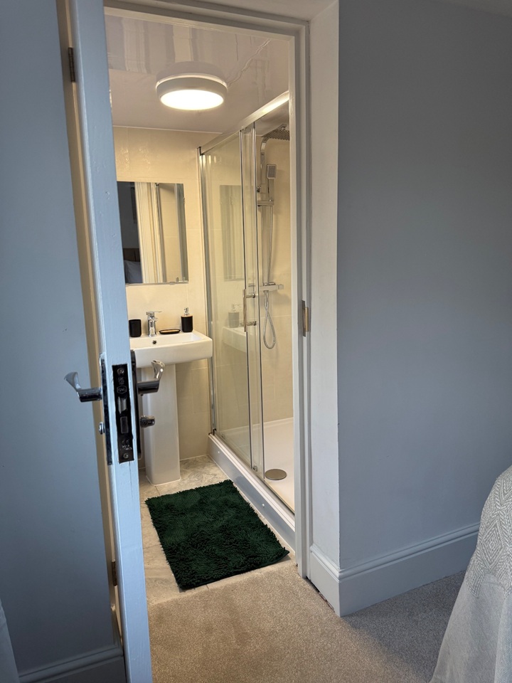 Additional image 4 of Room in a Shared House, Newport Terrace, OX26, N1 7GU