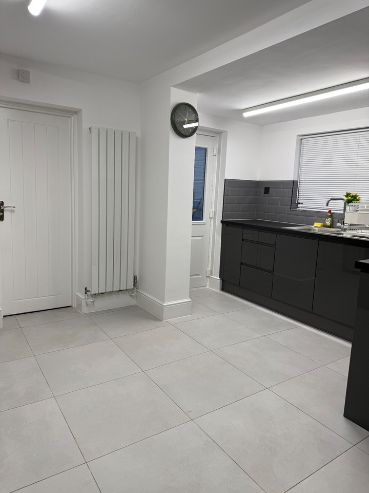 Additional image 11 of Room in a Shared House, Newport Terrace, OX26, N1 7GU