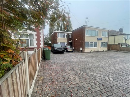 1 Bed Flat, Coseley, WV14